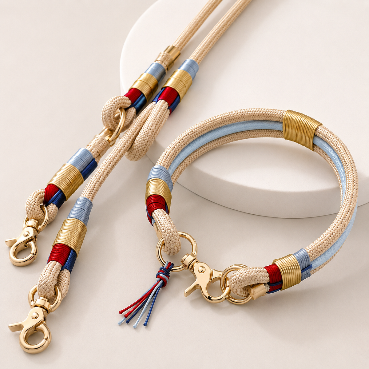 Set collare e guinzaglio intrecciato – blu, bianco e beige